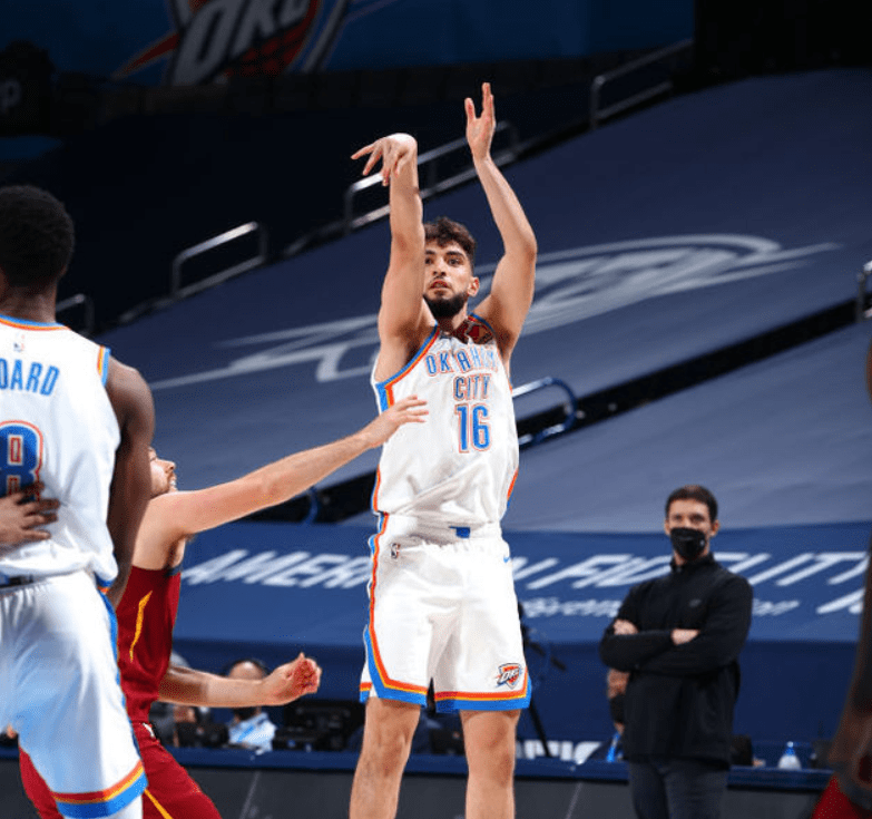 雷霆团队默契无间，实力碾压对手轻松获胜的简单介绍