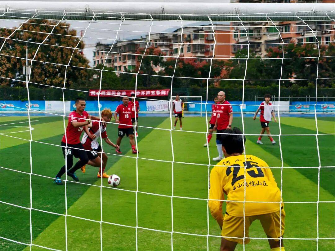 教练组合声援球员,提振士气备战的简单介绍 教练组合声援球员,提振士气备战的简单介绍