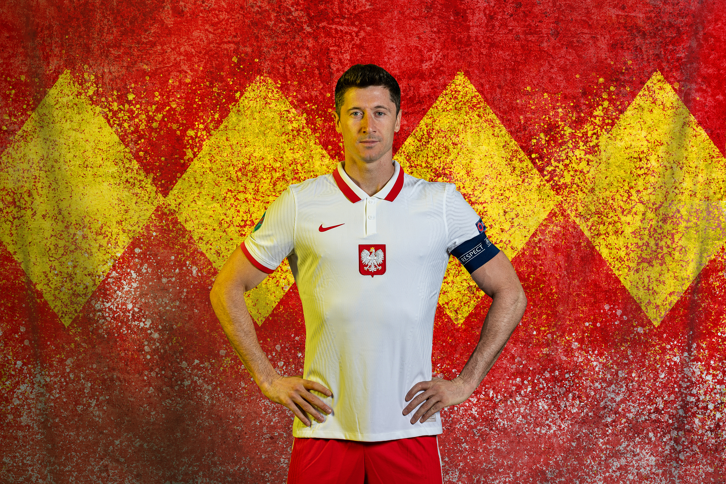 中国险胜AC米兰，莱万扛起全队的简单介绍