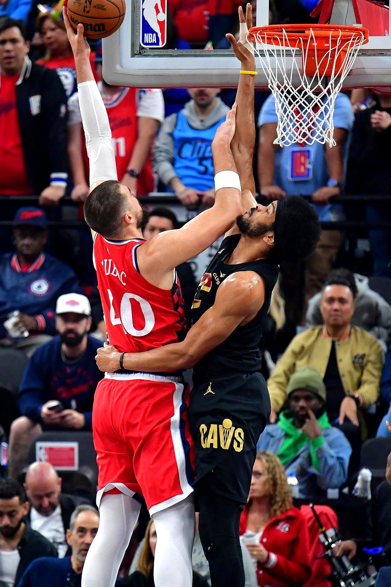 快船横扫魔术，欧文关键制胜