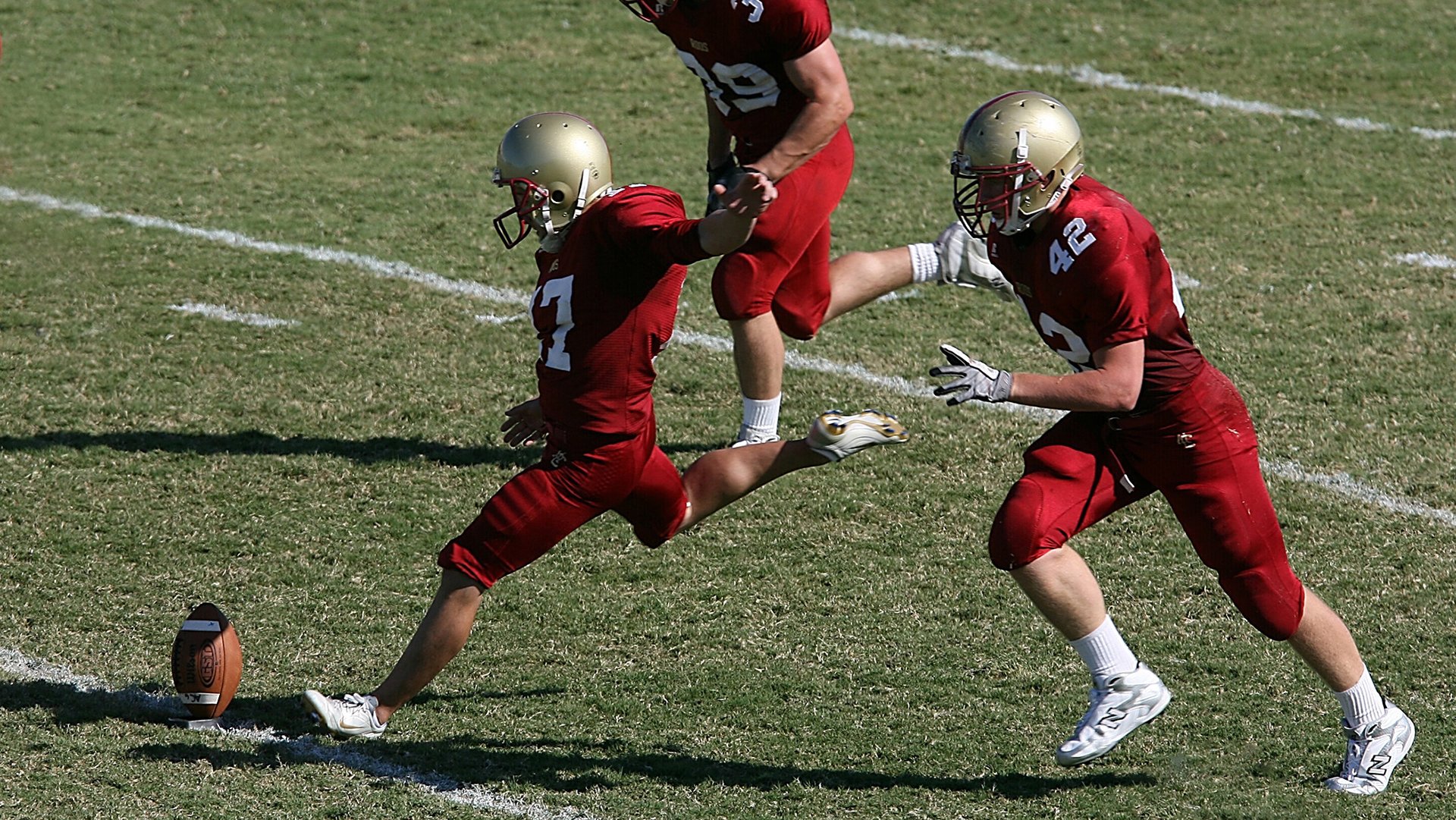 绿茵场上的绝杀与乒乓台前的惊艳，体育之夜的东方与西方交响